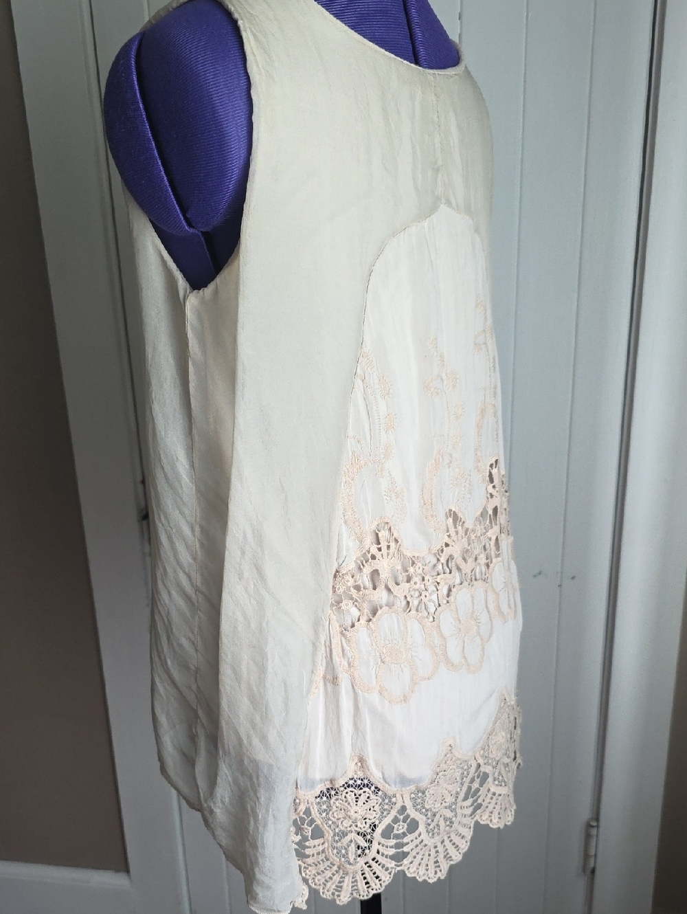 Women's Cream Lace-Trim Sleeveless Top